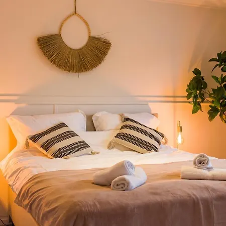 Bed & Breakfast Koffie- En Eethuis De Heerlijckheid *